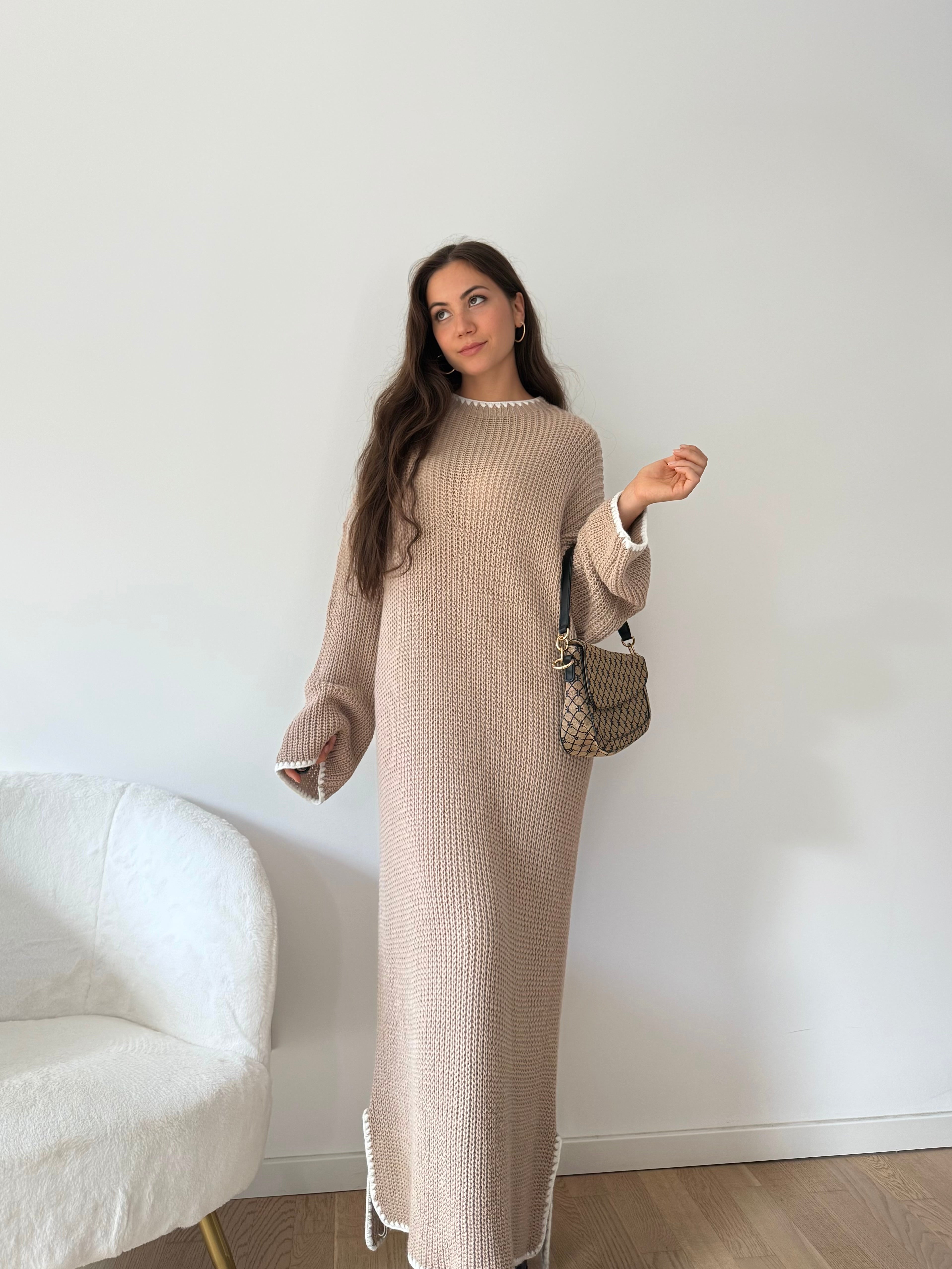 Locker fallendes Strickkleid