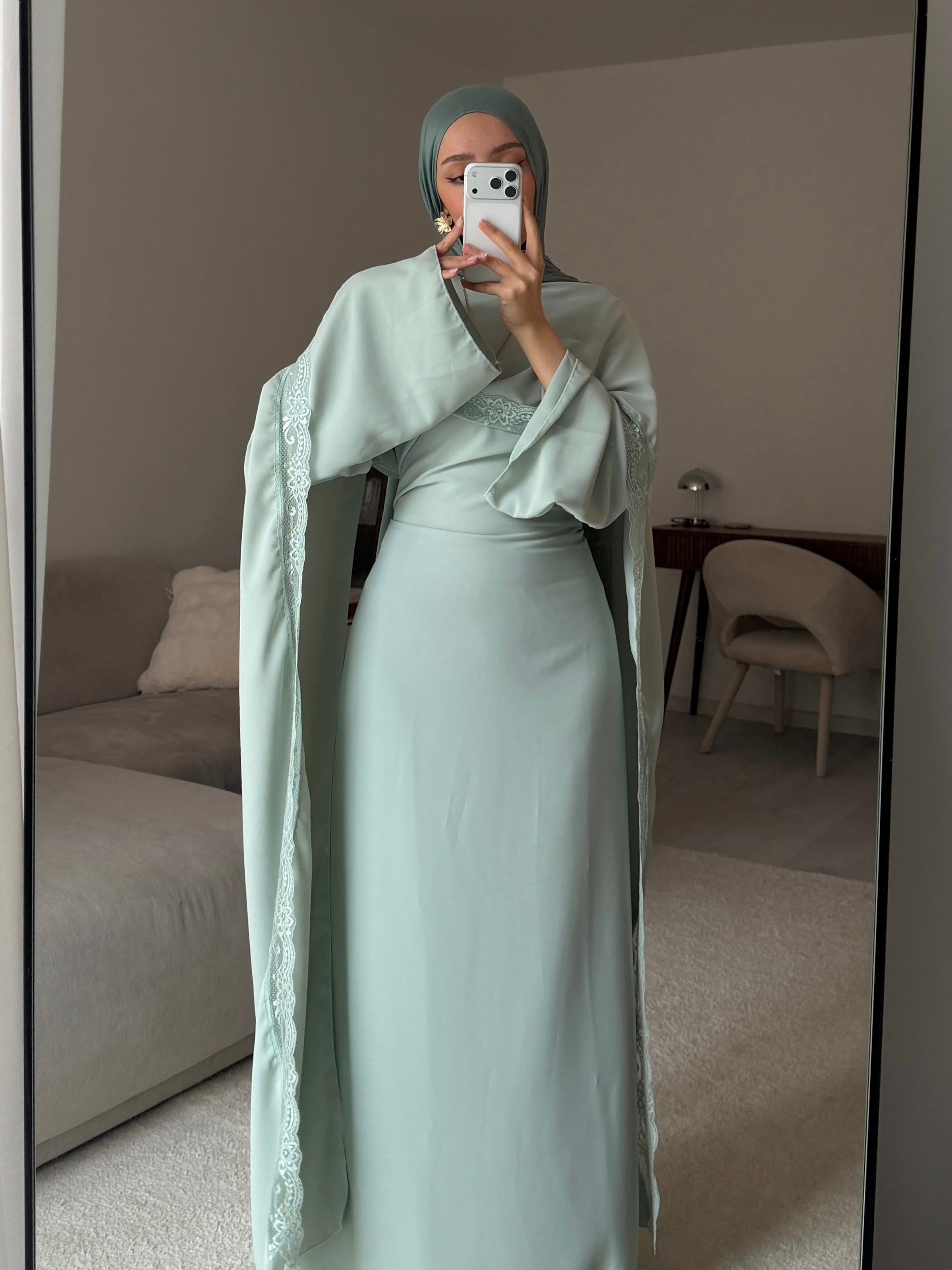 Abaya mit Spitzen-Cape