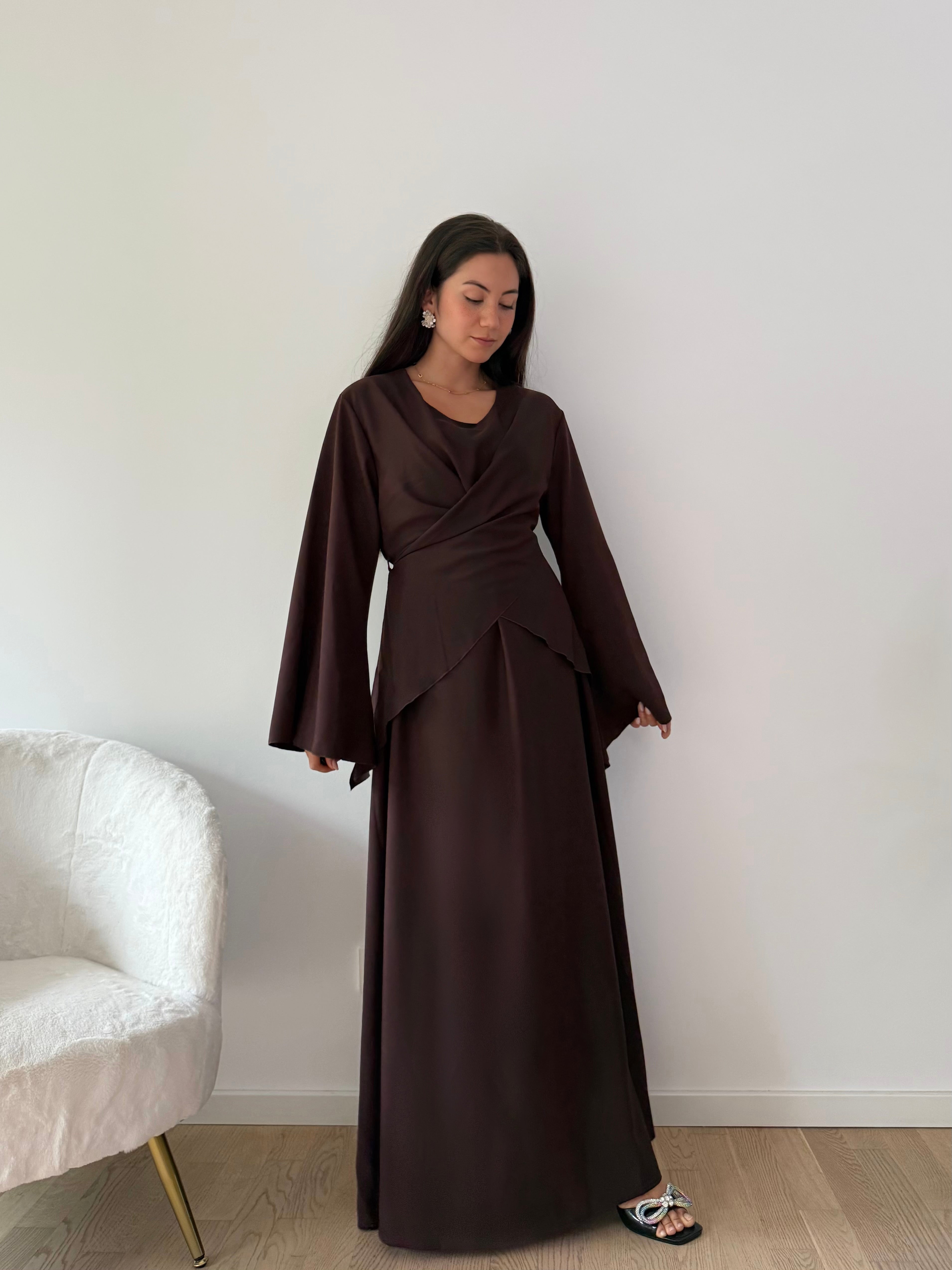 Abaya mit gewickelter Taillierung