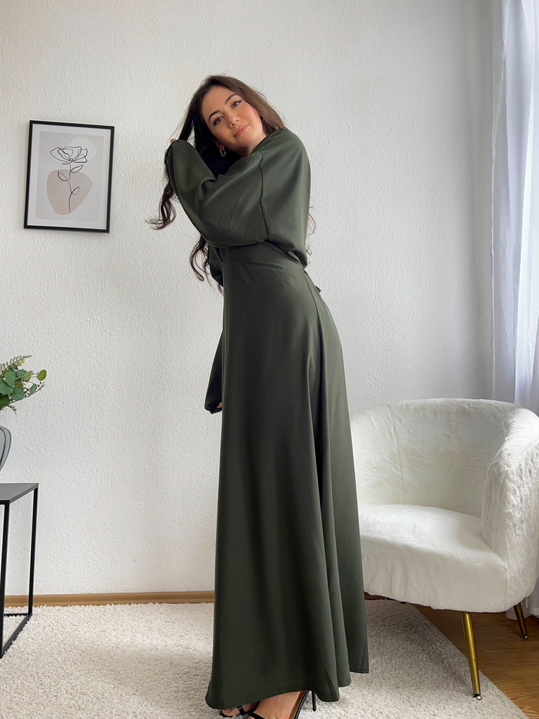 Taillierte Abaya mit Fledermausärmeln