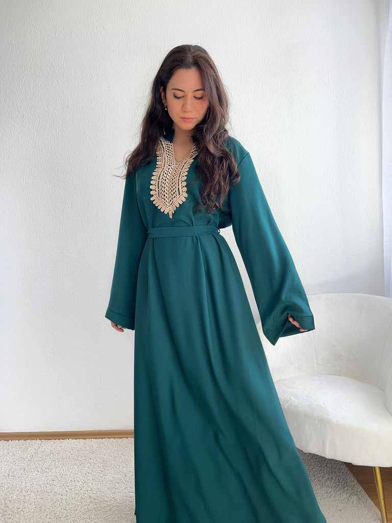 Abaya mit goldenem Stickerei-Ausschnitt