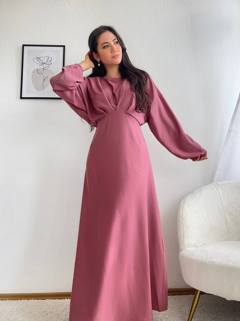Taillierte Abaya mit Fledermausärmeln