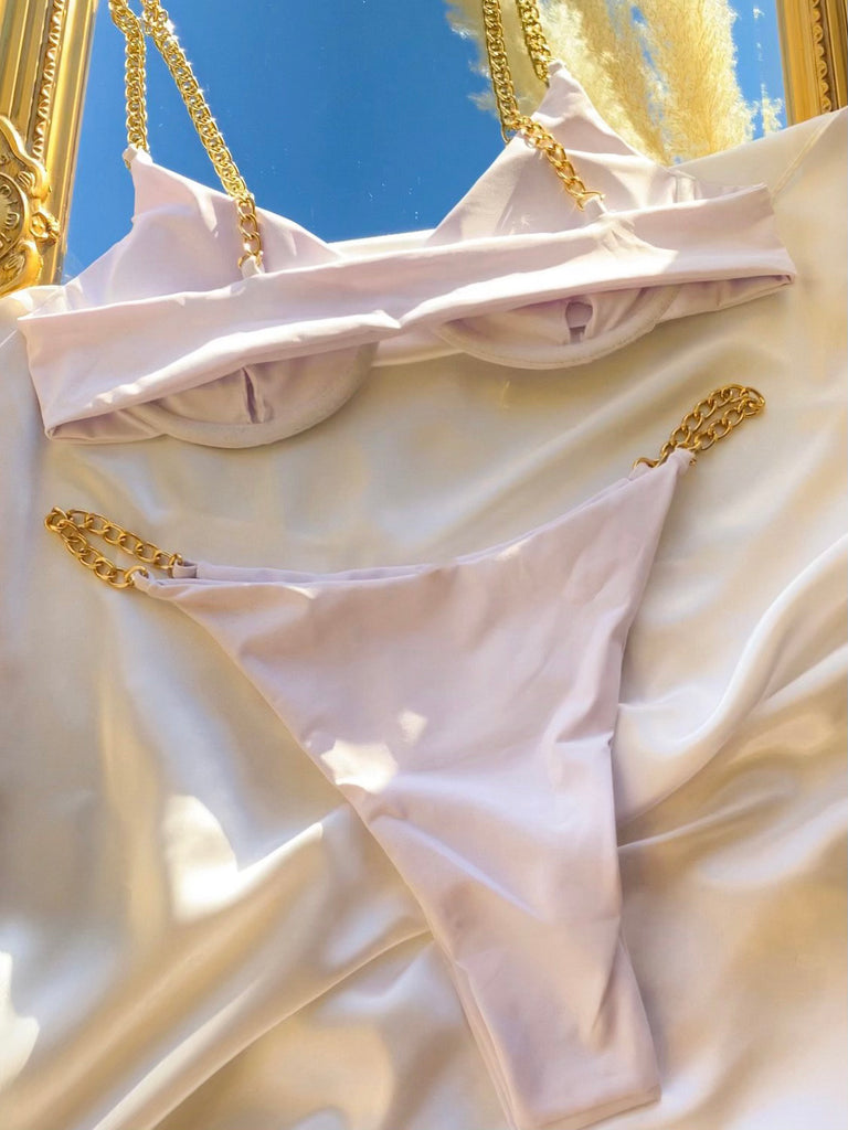 Bikinitop mit Bügel und Goldketten