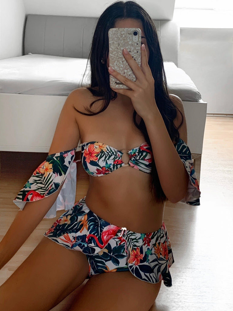 Bikinihose mit Umhänge-Röckchen im Hawaii-Print
